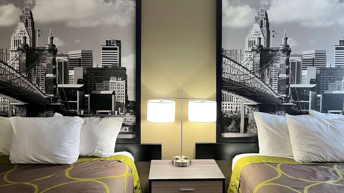 Harrison Hotel | Super 8 by Wyndham Harrison OH