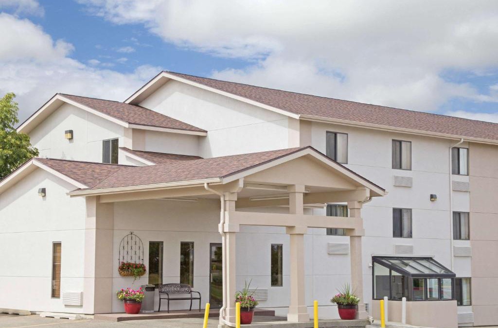 Havre Hotel | Super 8 by Wyndham Havre