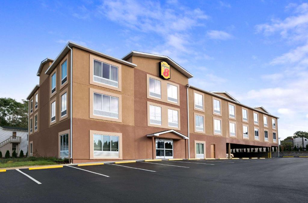 Hershey Hotel | Super 8 by Wyndham Hershey Chocolate Avenue