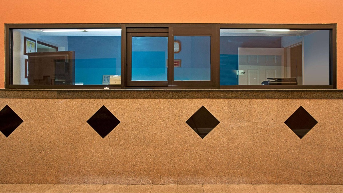 Brookhollow Hotel | Super 8 by Wyndham Houston/Brookhollow NW