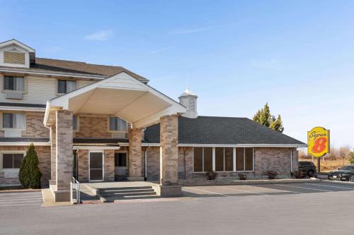 Joliet Hotel | Super 8 by Wyndham Joliet I-55 N/Chicago