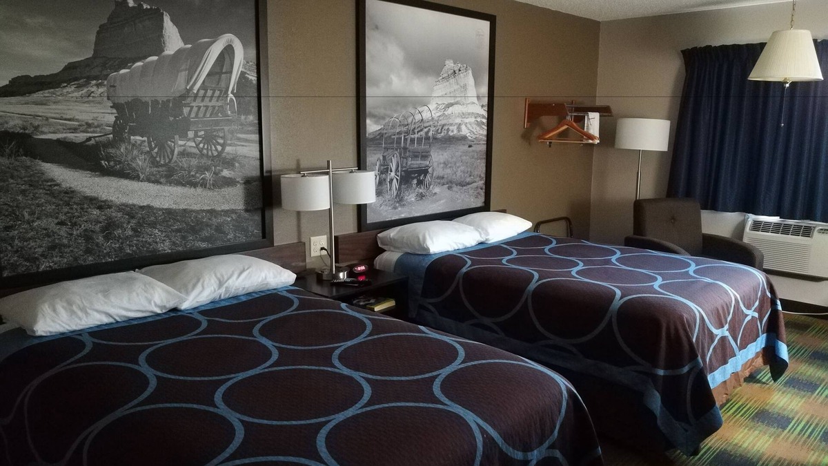 Keokuk Hotel | Super 8 by Wyndham Keokuk