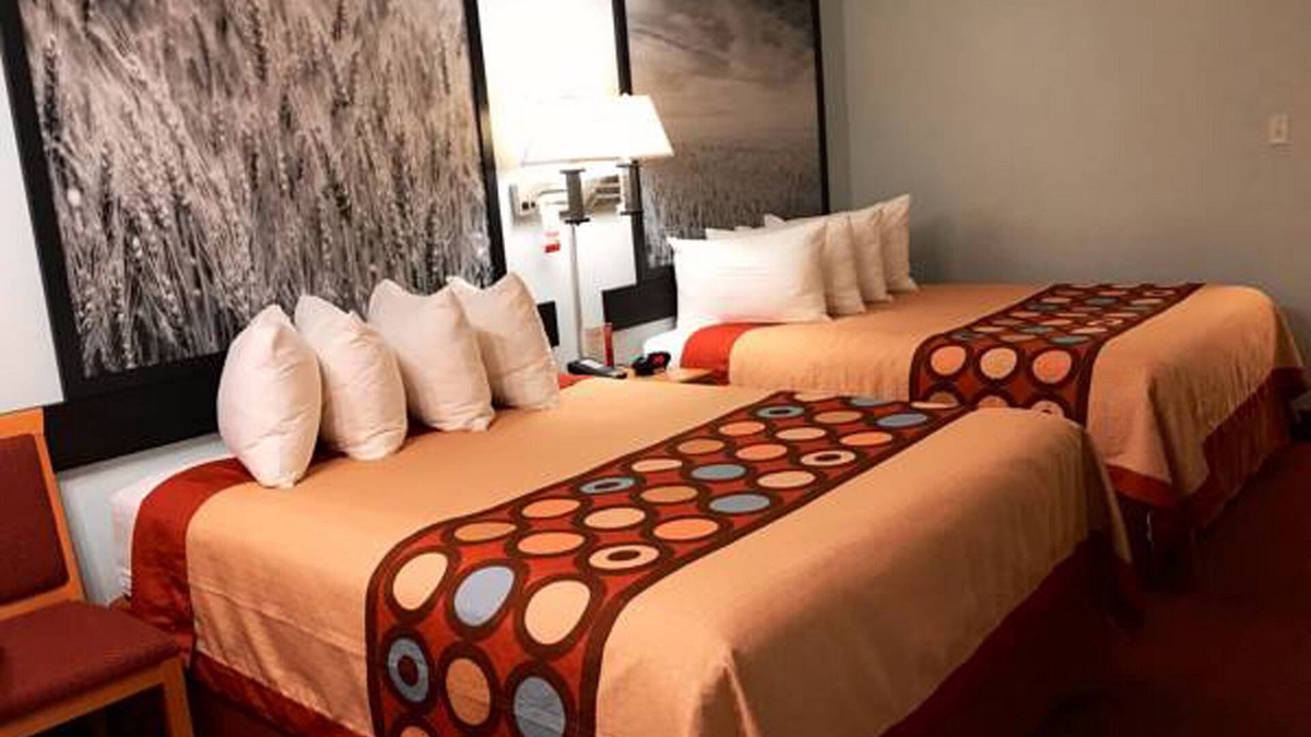 Kindersley Hotel | Super 8 by Wyndham Kindersley