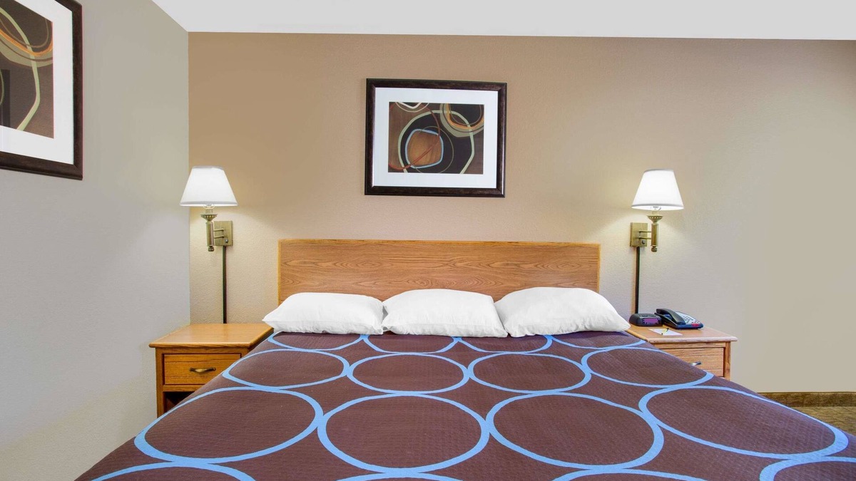 Lewisburg Hotel | Super 8 by Wyndham Lewisburg