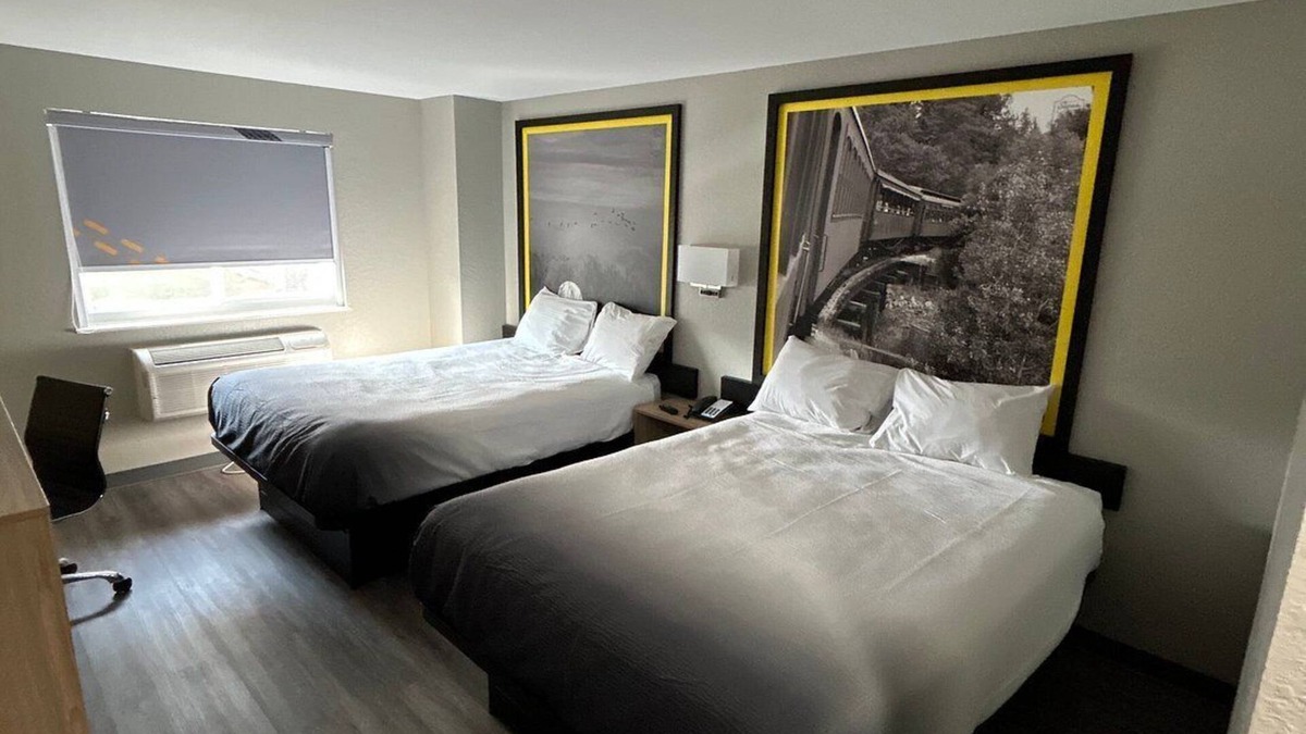 Lewiston Hotel | Super 8 by Wyndham Lewiston Auburn Area