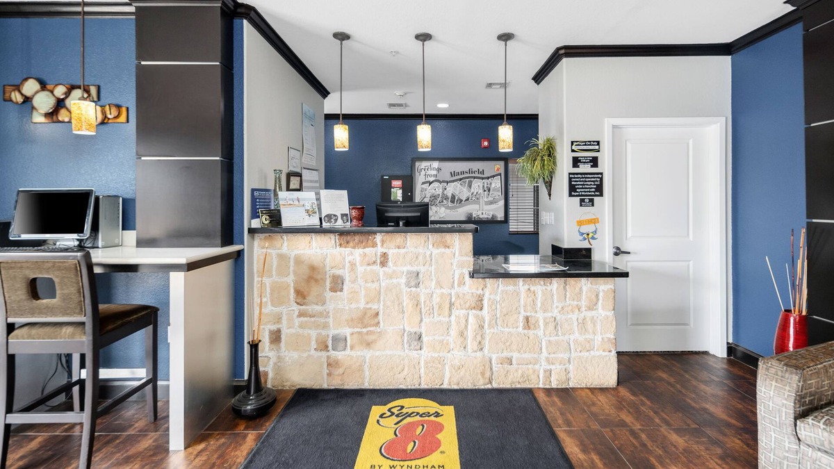 Mansfield Hotel | Super 8 by Wyndham Mansfield LA