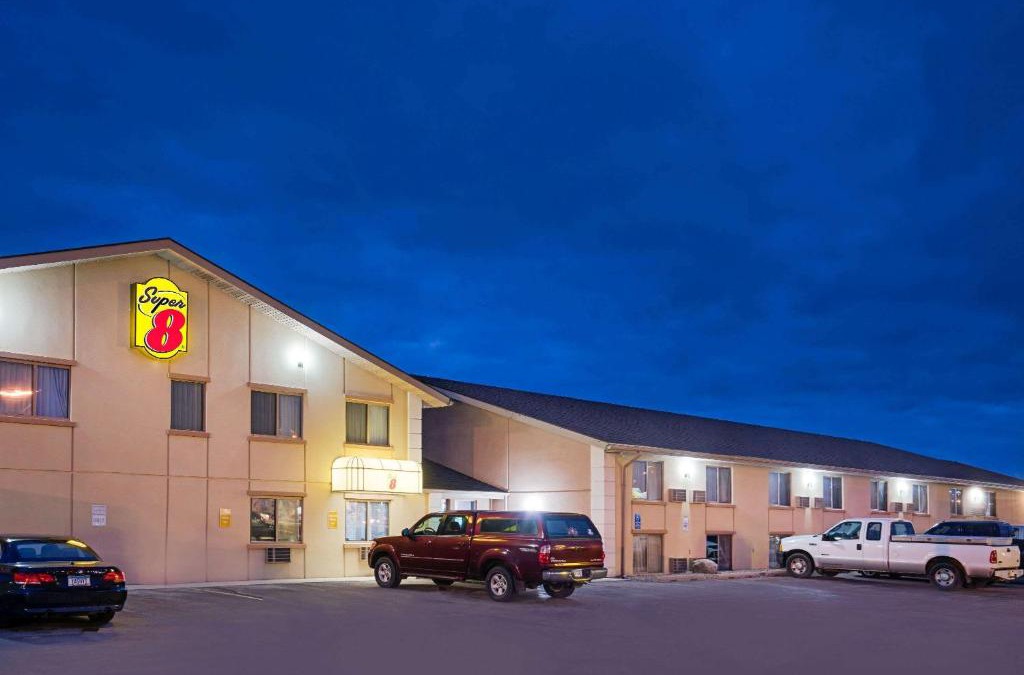 Marshall Hotel | Super 8 by Wyndham Marshall MN