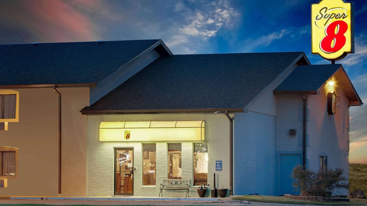 Marshall Hotel | Super 8 by Wyndham Marshall