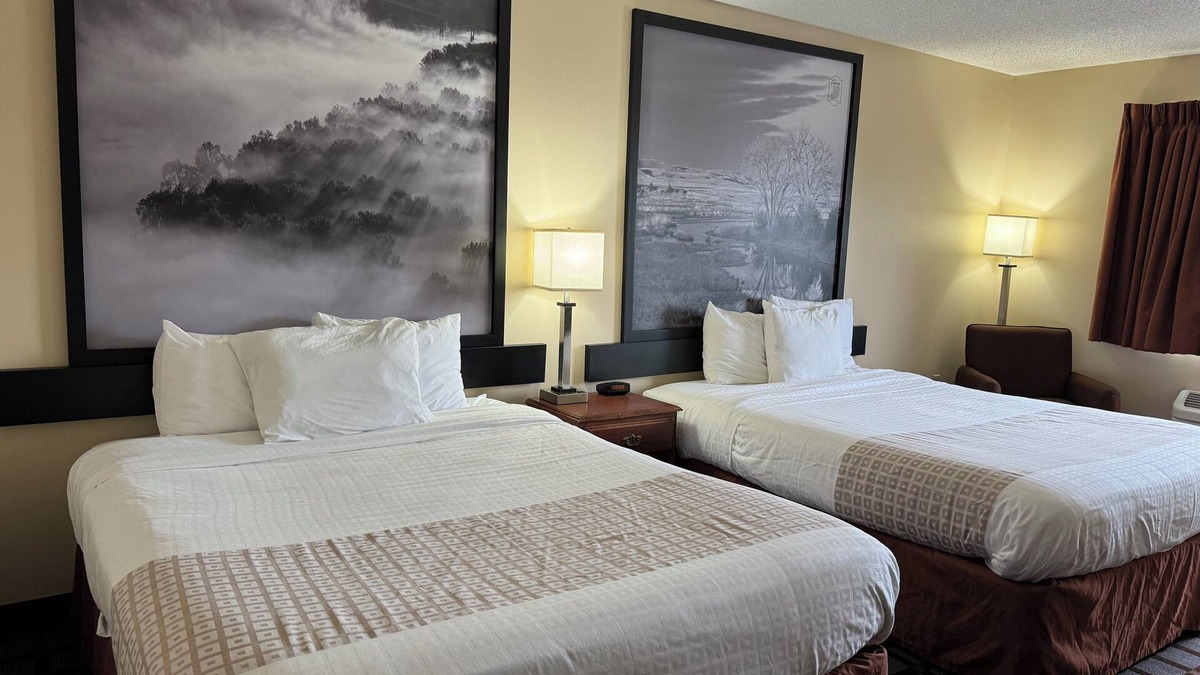 Mason City Hotel | Super 8 by Wyndham Mason City