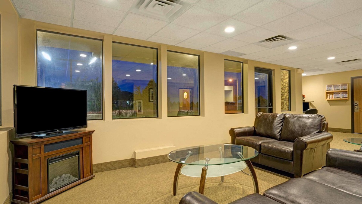 Melrose Hotel | Super 8 by Wyndham Melrose