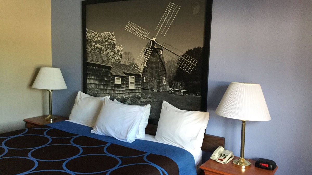 Scotchtown Hotel | Super 8 by Wyndham Middletown