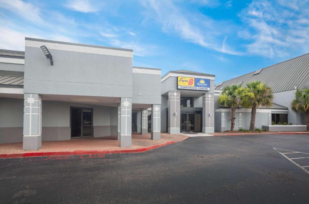 Mobile Hotel | Super 8 by Wyndham Mobile I-65