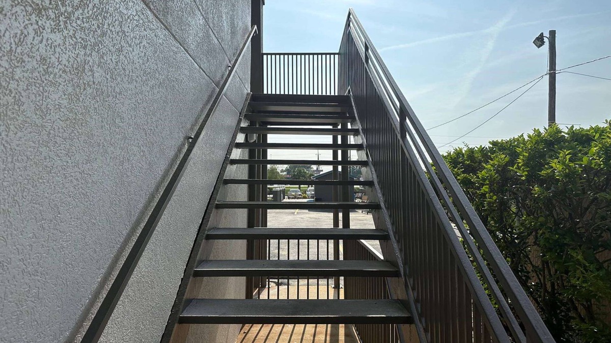 Monroe Hotel | Super 8 by Wyndham Monroe
