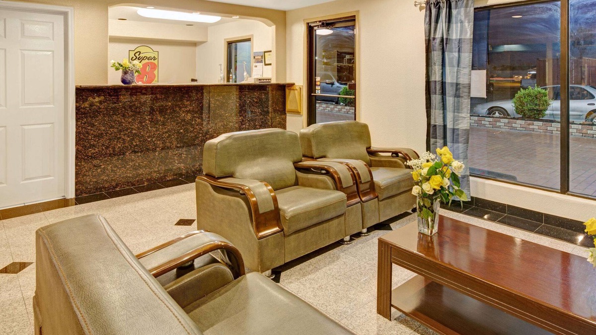 Mont Belvieu Hotel | Super 8 by Wyndham Mont Belvieu/Baytown East