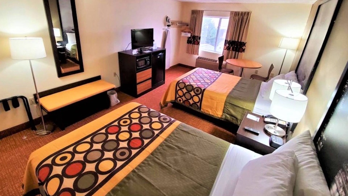 Monticello Hotel | Super 8 by Wyndham Monticello