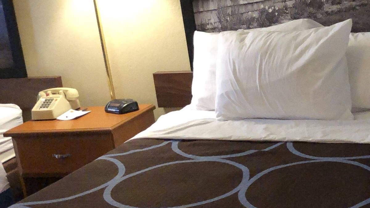 Montgomery Hotel | Super 8 by Wyndham Montgomery Maybrook