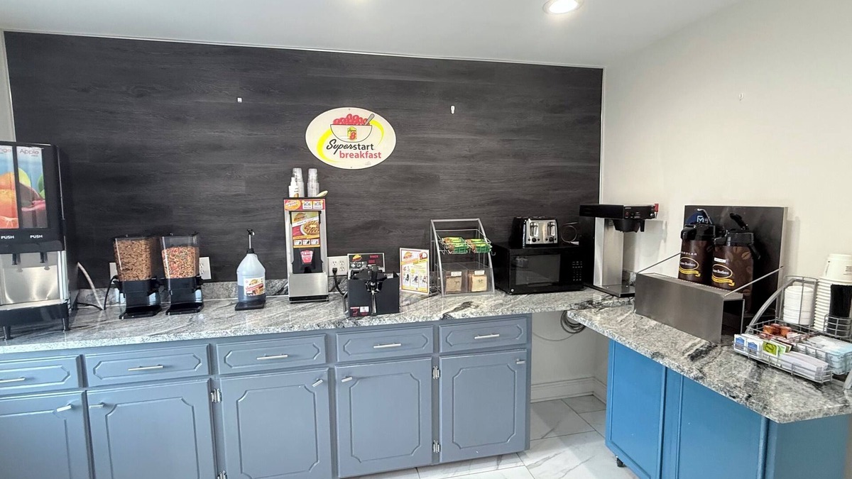 Monticello Hotel | Super 8 by Wyndham Monticello AR