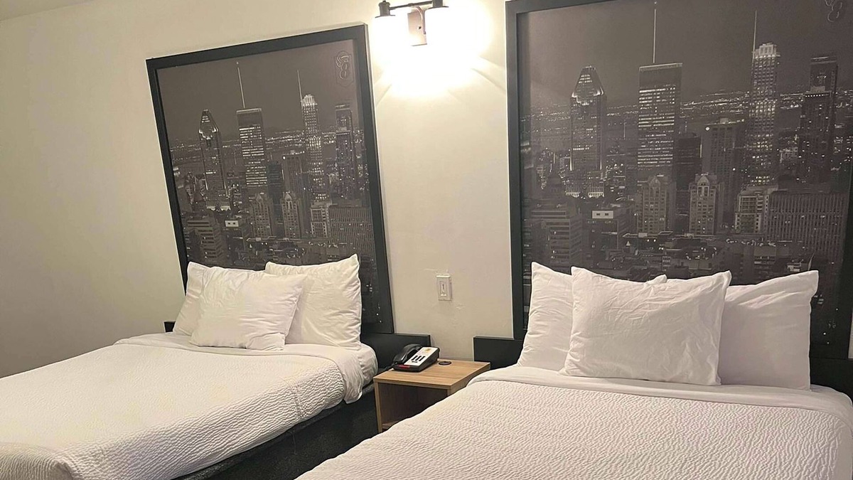 Saint Henri Hotel | Super 8 by Wyndham Montreal