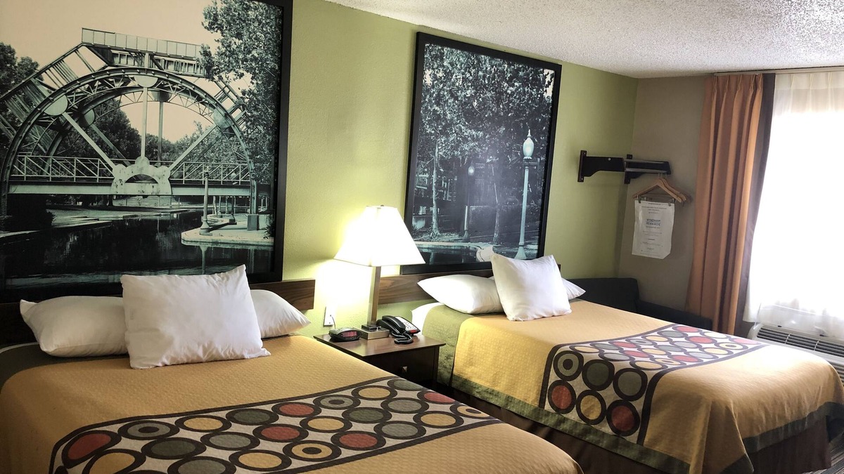 Natchitoches Hotel | Super 8 by Wyndham Natchitoches