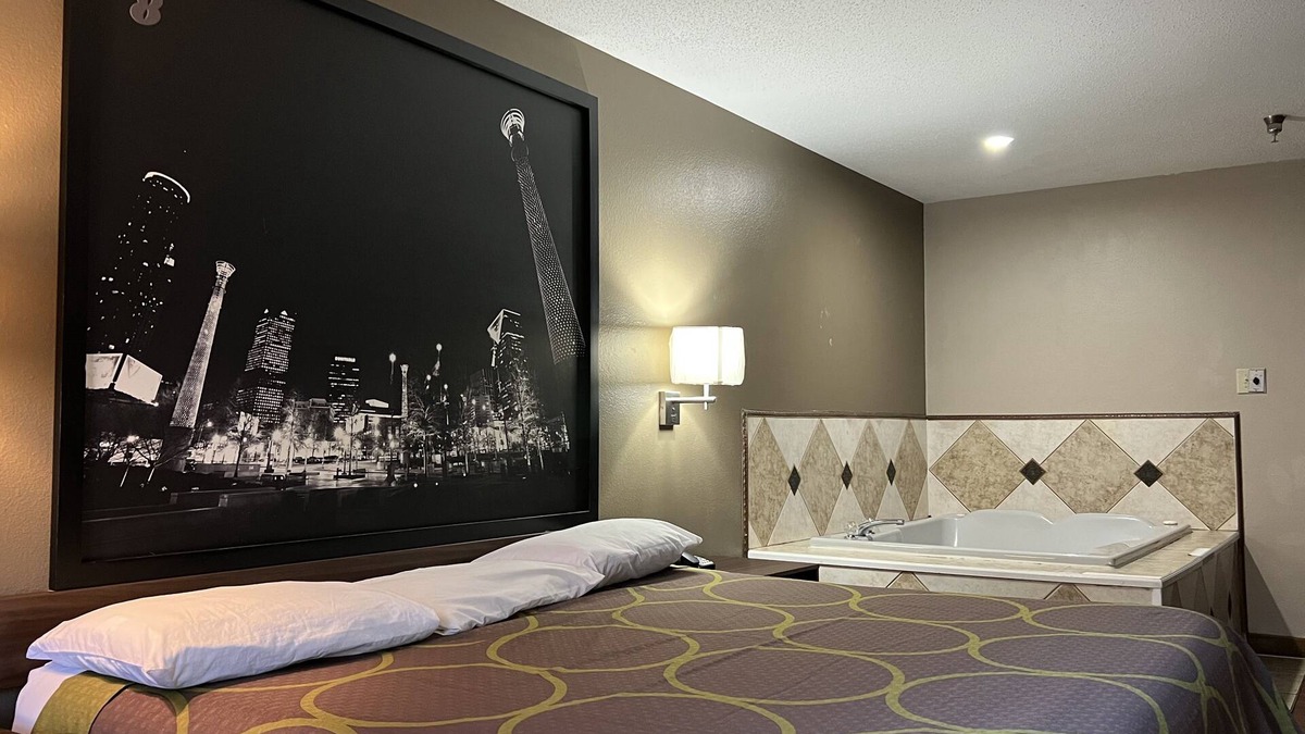 Norcross Hotel | Super 8 by Wyndham Norcross/I-85 Atlanta