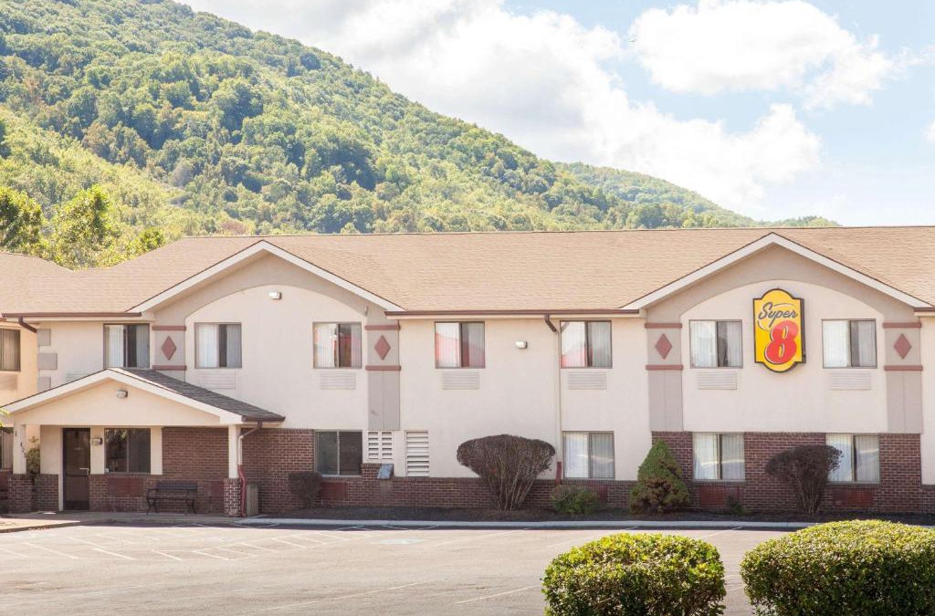 Norton Hotel | Super 8 by Wyndham Norton VA