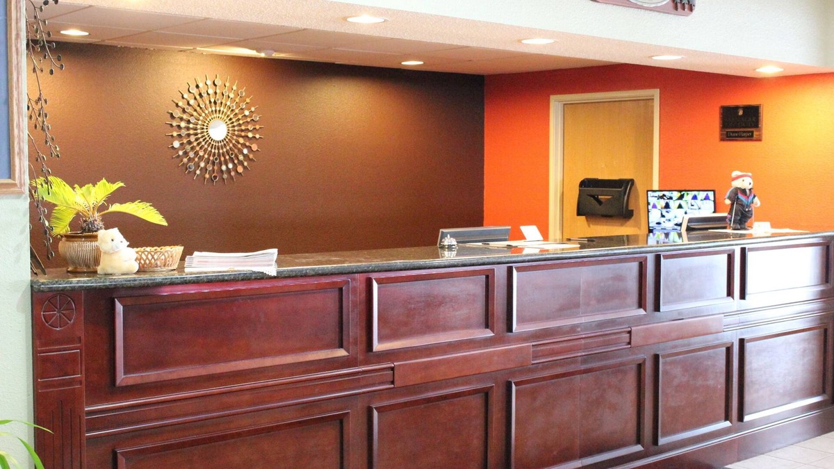 Osseo Hotel | Super 8 by Wyndham Osseo WI