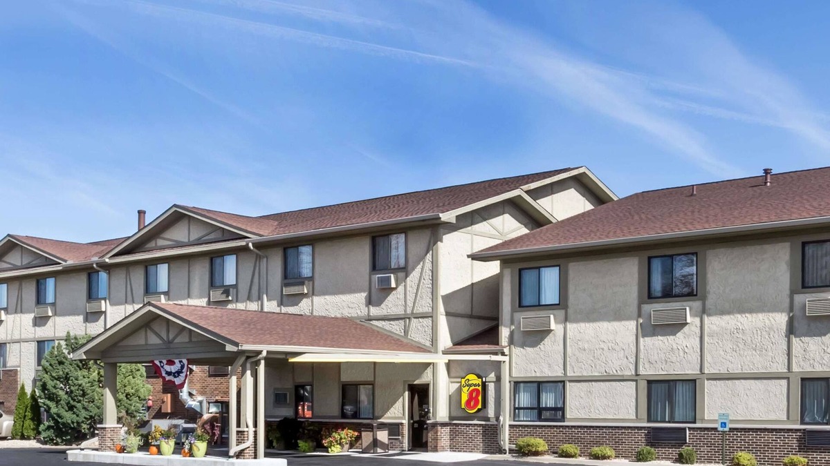 Ottawa Hotel | Super 8 by Wyndham Ottawa Starved Rock