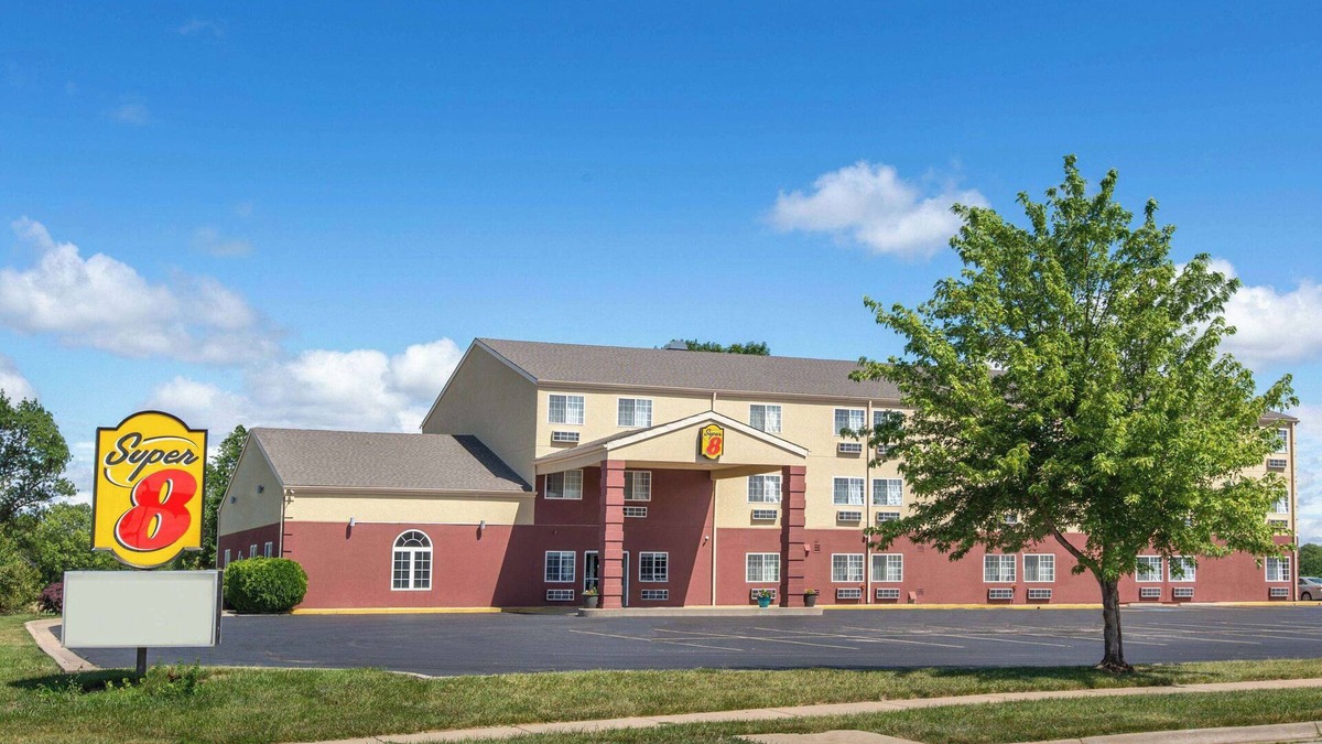Ottawa Hotel | Super 8 by Wyndham Ottawa
