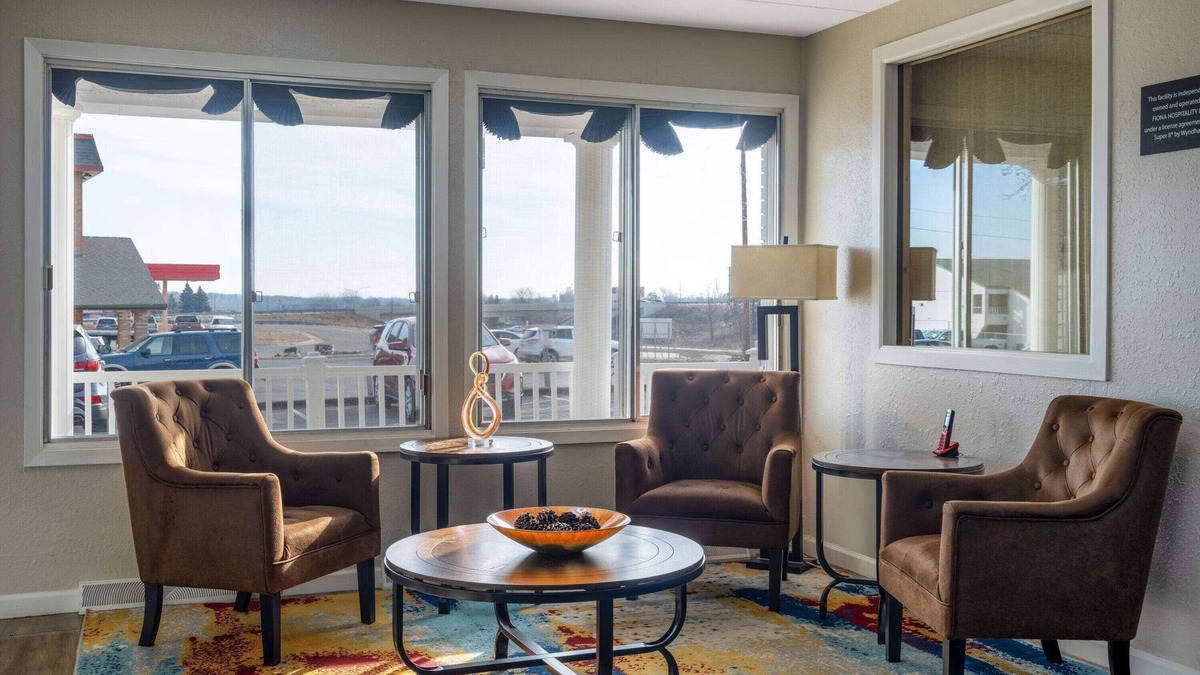 Owatonna Hotel | Super 8 by Wyndham Owatonna