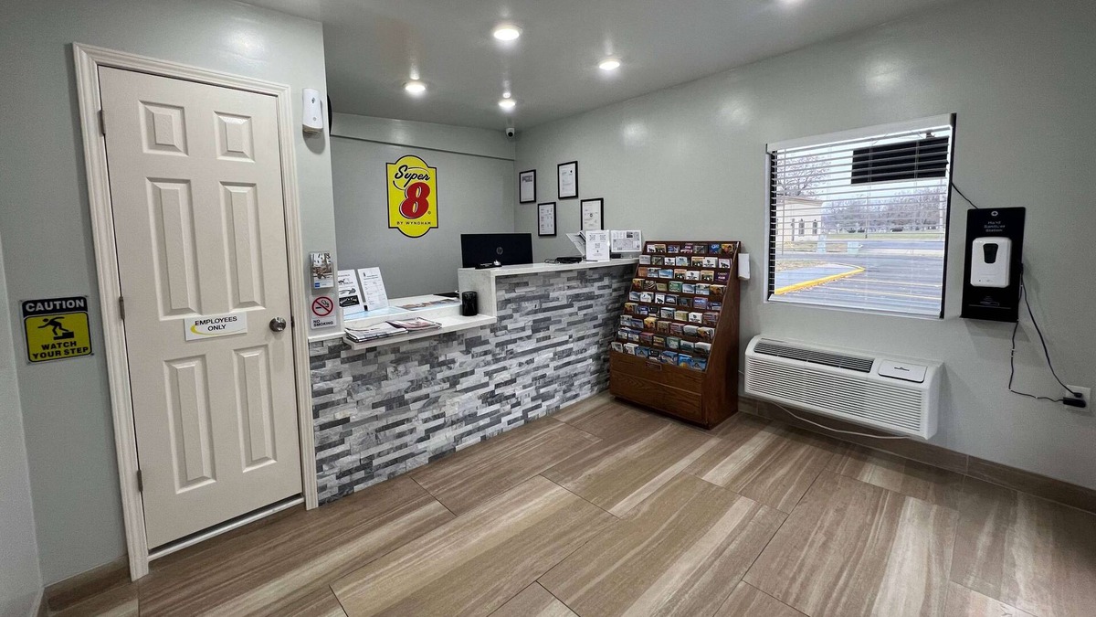 Paducah Hotel | Super 8 by Wyndham Paducah I-24 Exit 4