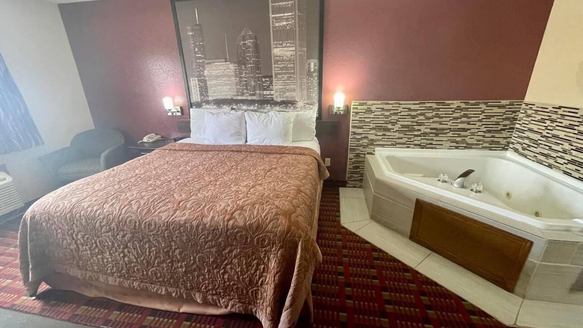 Paris Hotel | Super 8 by Wyndham Paris IL