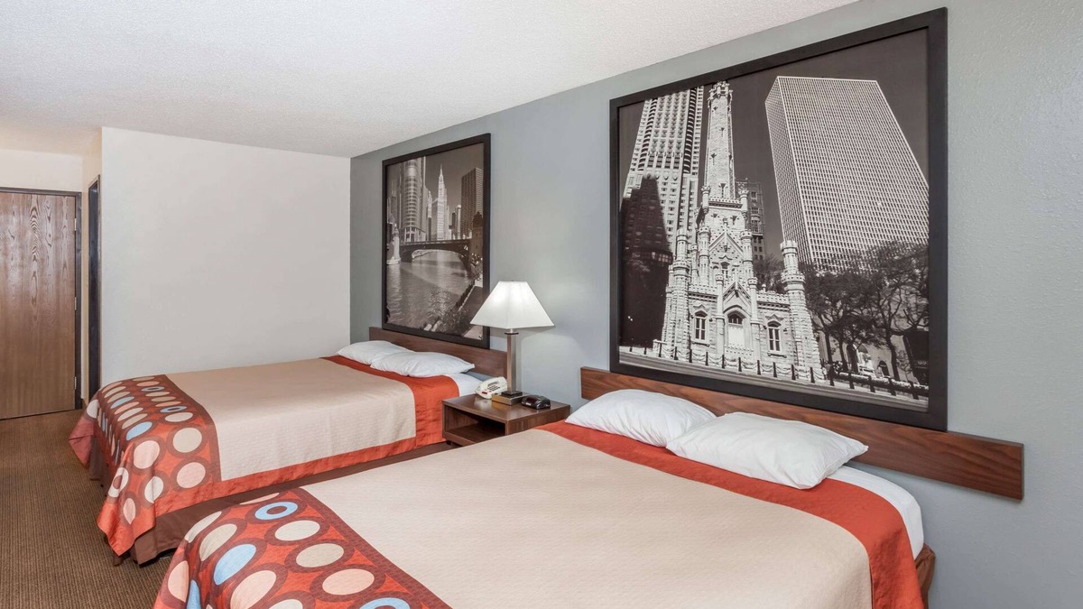 Pekin Hotel | Super 8 by Wyndham Pekin/Peoria Area