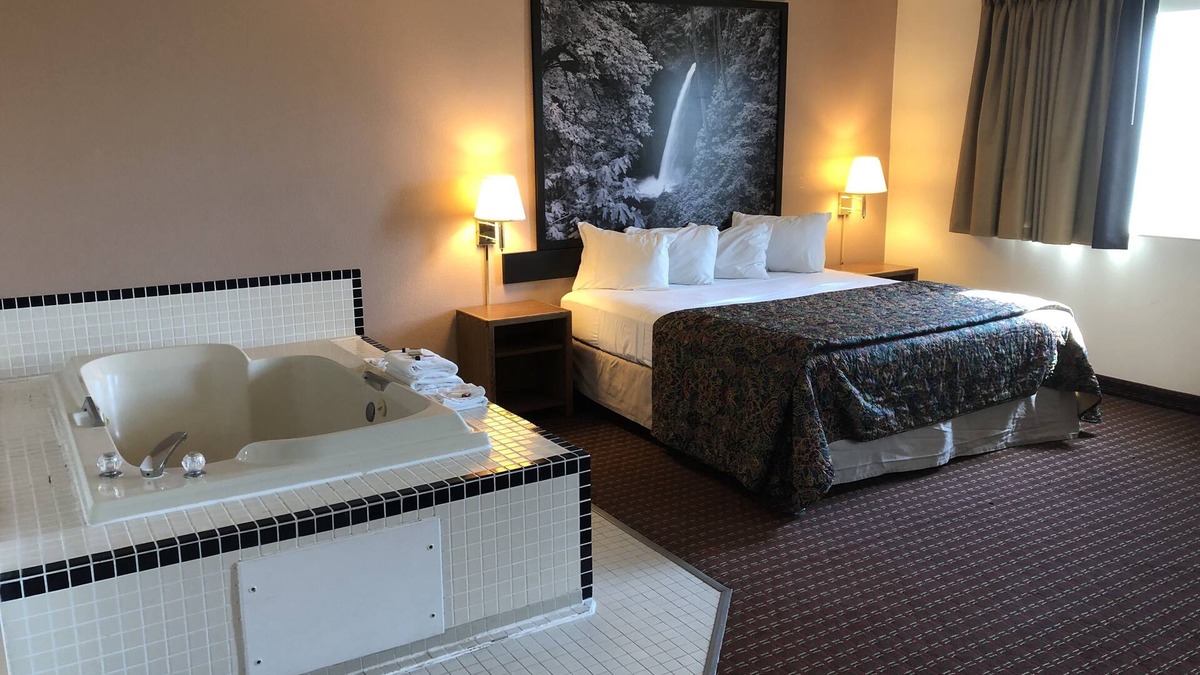 Pendleton Hotel | Super 8 by Wyndham Pendleton