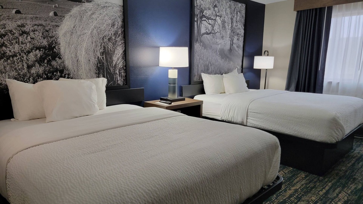 Perham Hotel | Super 8 by Wyndham Perham