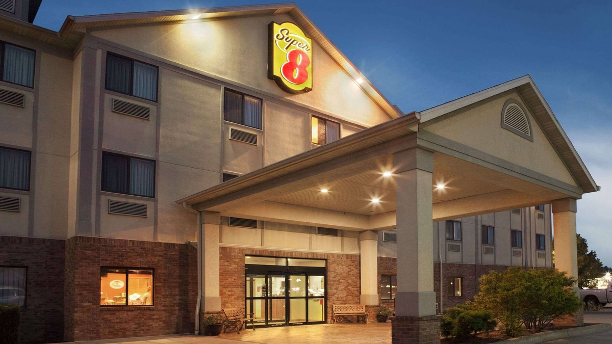 Perryville Hotel | Super 8 by Wyndham Perryville