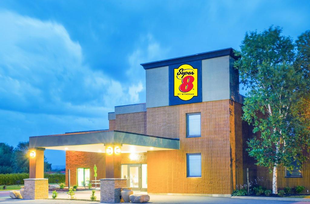 Plattsburgh Hotel | Super 8 by Wyndham Plattsburgh
