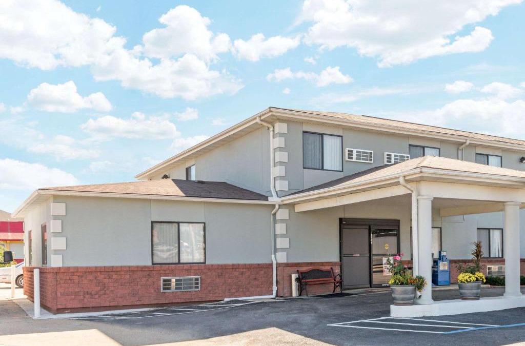 Poplar Bluff Hotel | Super 8 by Wyndham Poplar Bluff Missouri