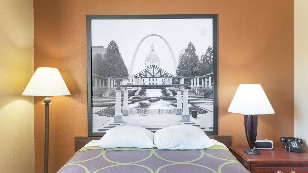 Poplar Bluff Hotel | Super 8 by Wyndham Poplar Bluff Missouri