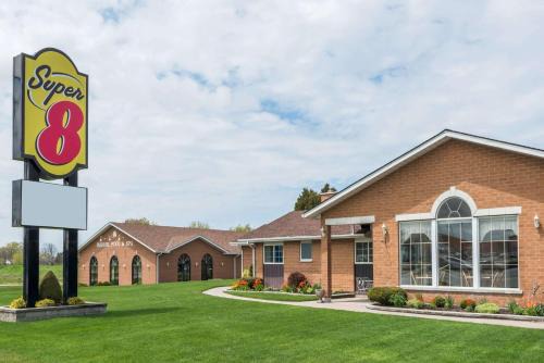 Port Elgin Hotel | Super 8 by Wyndham Port Elgin