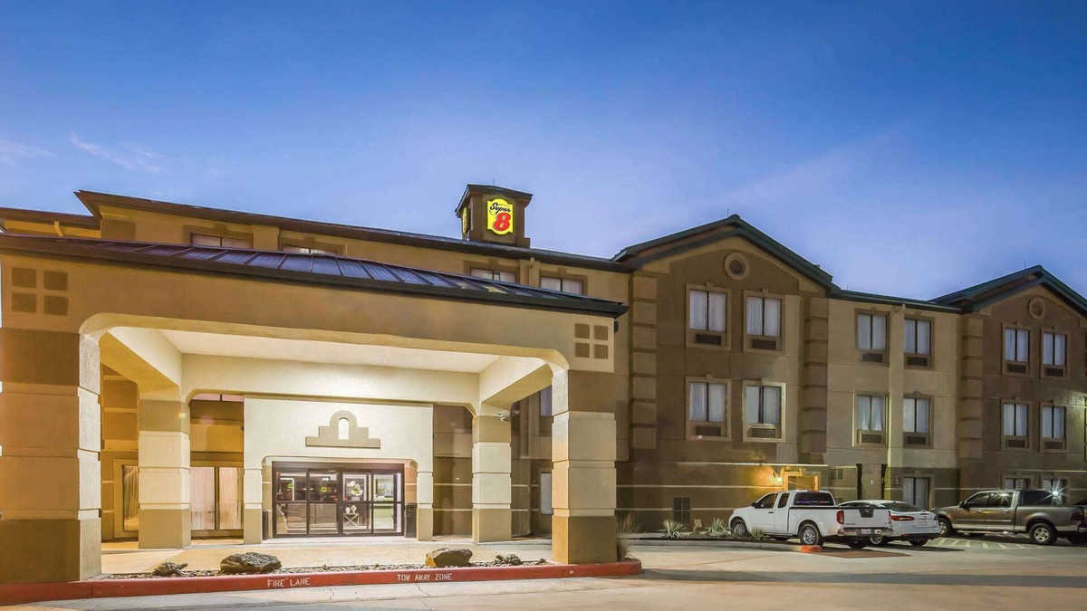 Port Arthur Hotel | Super 8 by Wyndham Port Arthur/Nederland Area
