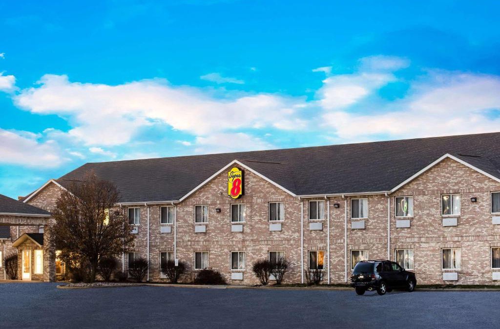 Remington Hotel | Super 8 by Wyndham Remington