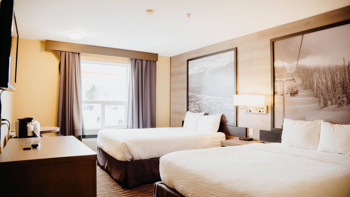 Revelstoke Hotel | Super 8 by Wyndham Revelstoke BC