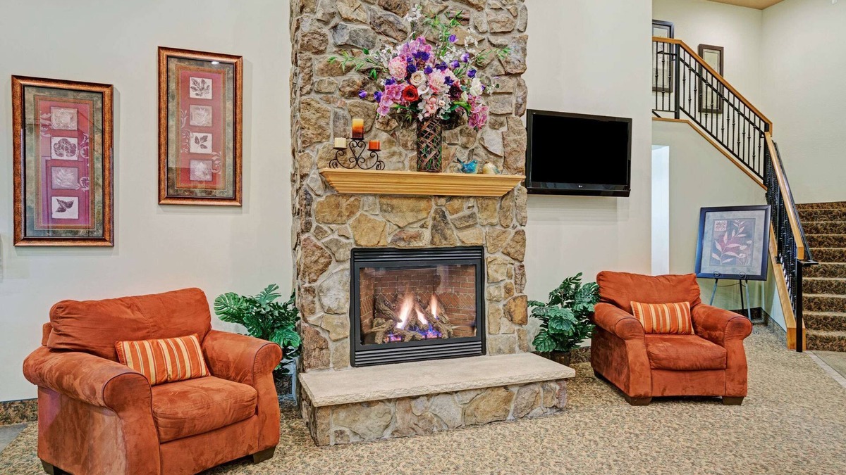 Rogers Hotel | Super 8 by Wyndham Rogers Minnesota