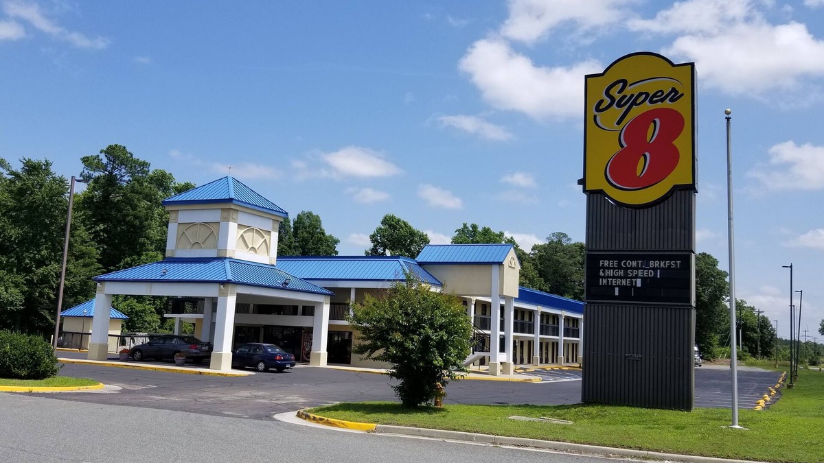 Ruther Glen Hotel | Super 8 by Wyndham Ruther Glen Kings Dominion Area