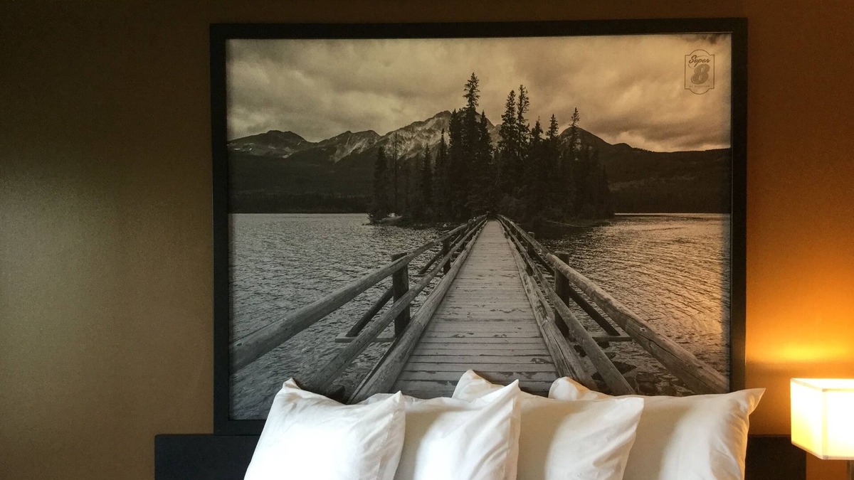 Spruce Grove Hotel | Super 8 by Wyndham Spruce Grove