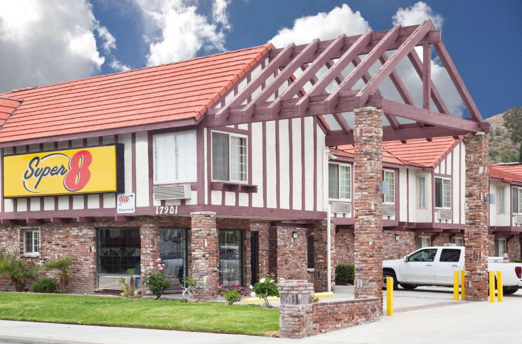 Canyon Country Hotel | Super 8 by Wyndham Santa Clarita/Valencia