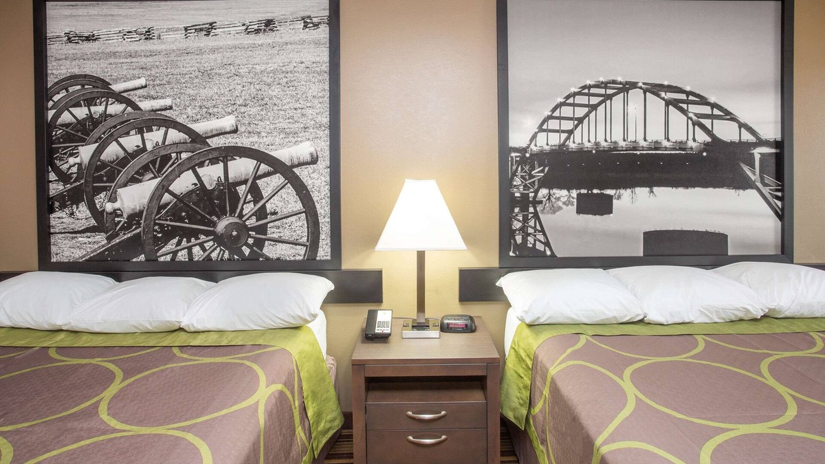 Springdale Hotel | Super 8 by Wyndham Springdale AR