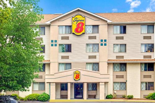 Stamford Hotel | Super 8 by Wyndham Stamford/New York City Area