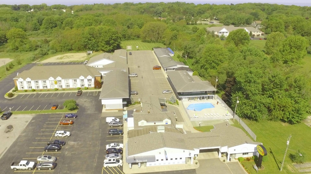 Stevensville Hotel | Super 8 by Wyndham Stevensville/St. Joseph