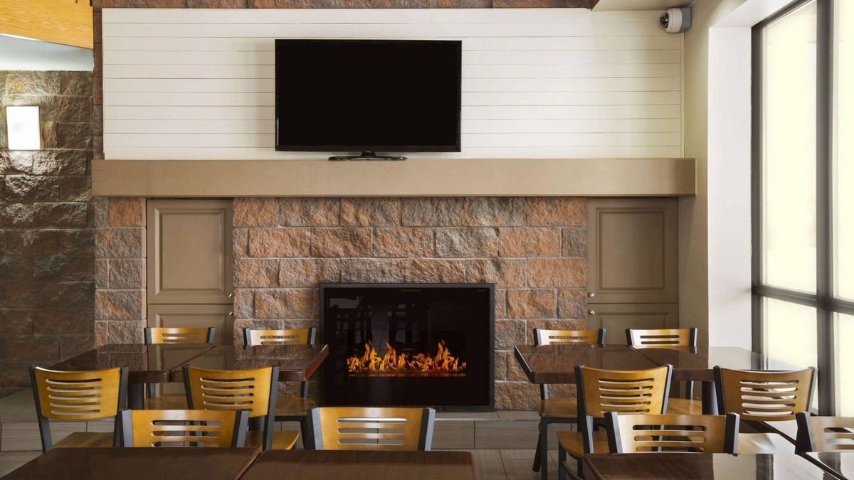 Timmins Hotel | Super 8 by Wyndham Timmins ON